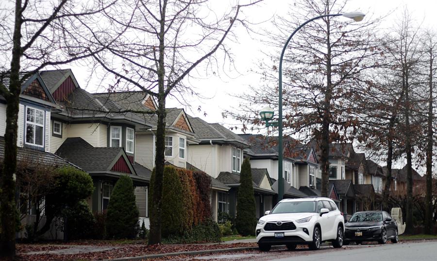 Detached homes in Surrey